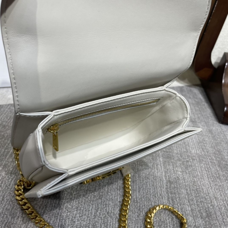 Ce1i*e triomphe bags